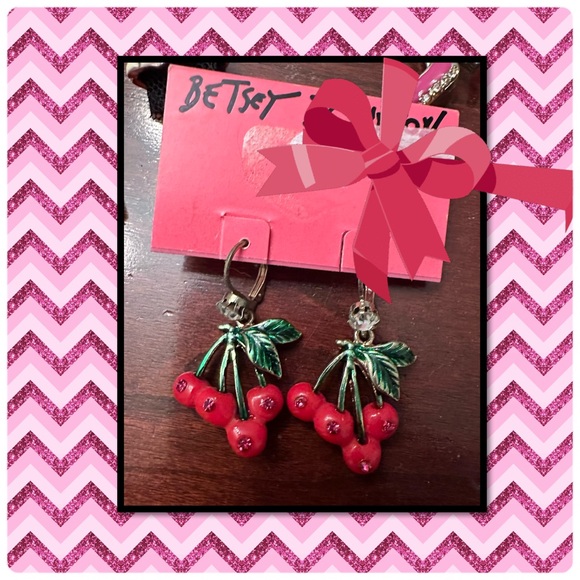 Betsey Johnson earrings - Picture 1 of 1